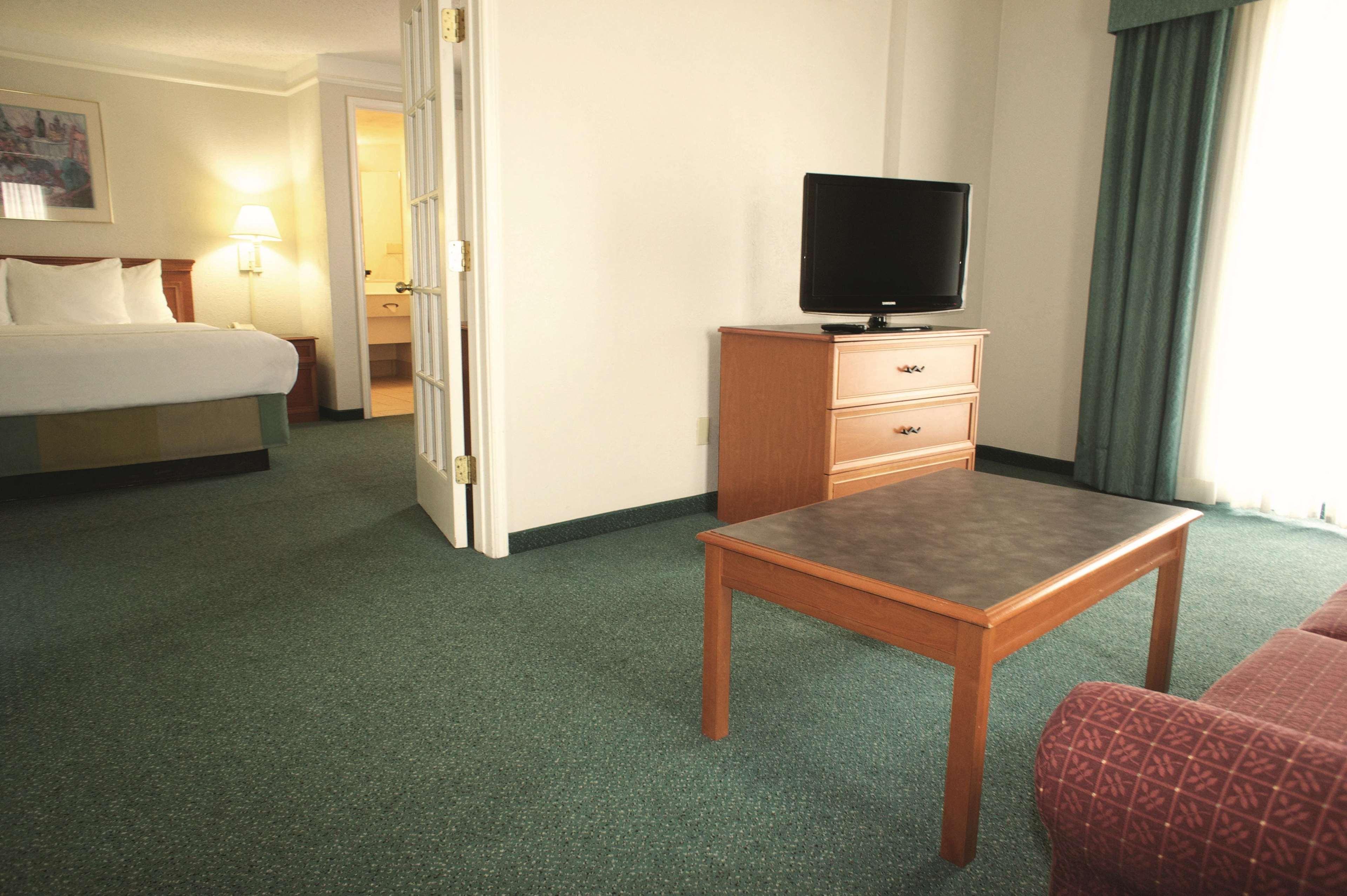 La Quinta Inn By Wyndham Columbus Airport Area Kültér fotó